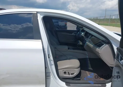 2015 Hyundai Genesis 3.8 from USA, damaged, VIN KMHGN4JE5FU043943